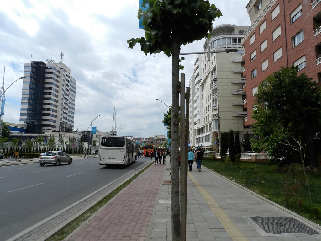 Urban Rooms Tiranë Luaran gambar