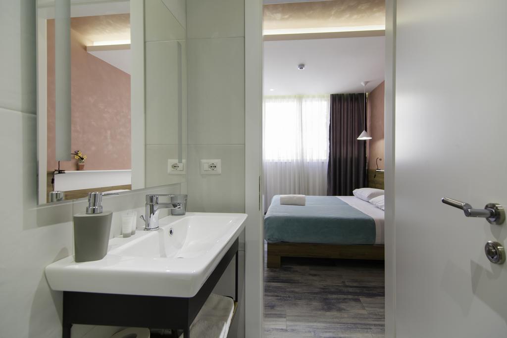 Urban Rooms Tiranë Luaran gambar